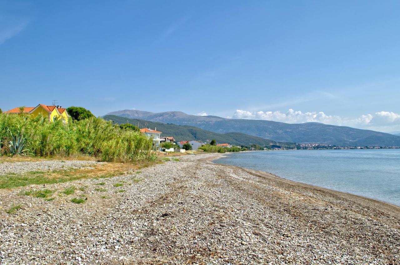 Epipleon Luxury Suites -106- Δωμάτιο 40Τμ Με Βεράντα 45Τμ Μπροστά Στην Θάλασσα Nafpaktos Ngoại thất bức ảnh